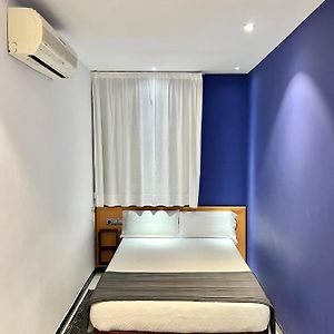 Kamer met een Queen Size Bed